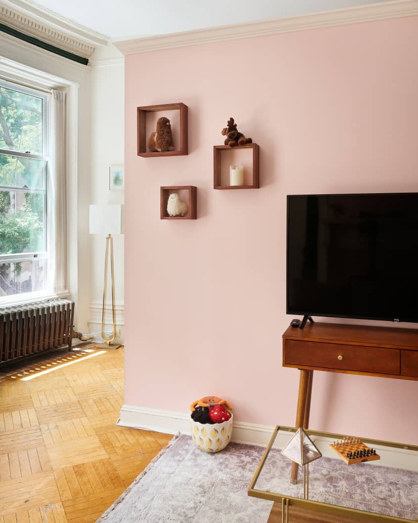 This Cozy Upper West Side Apartment Offers Color and Community